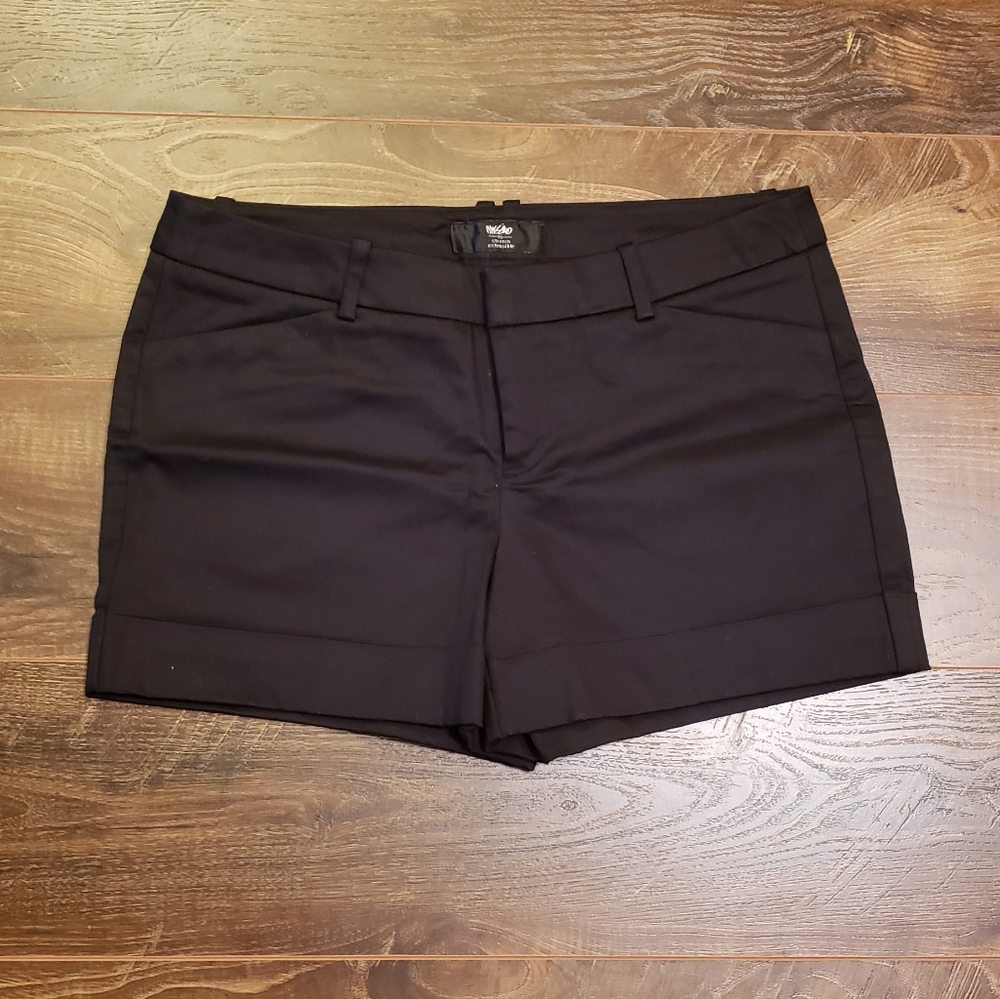 MOSSIMO SHORTS